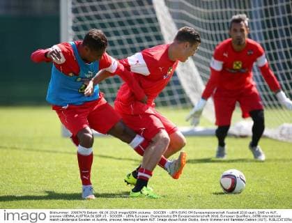 SOCCER - UEFA EURO EM Europameisterschaft Fussball 2016 quali, SWE vs AUT, preview VIENNA,AUSTRIA,06.SEP.15 - SOCCER - UEFA European Championship EM Europameisterschaft 2016, European Qualifiers, OEFB international match Länderspiel Sweden vs Austria, preview, training of team AUT. Image shows Rubin Okotie, Kevin Wimmer and Ramazan Oezcan (AUT). GEPAxpictures xChristianxOrt