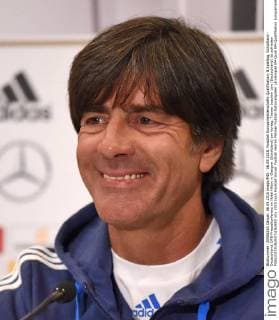 06.09.2015, Fussball Europameisterschafts-Qualifikation, 8.Spieltag, Schottland - Deutschland, DFB-Pressekonferenz im Hotel Hilton in Glasgow (Schottland) am Vortag. Trainer Joachim Löw (Deutschland) ist zufrieden 