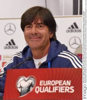 06.09.2015, Fussball Europameisterschafts-Qualifikation, 8.Spieltag, Schottland - Deutschland, DFB-Pressekonferenz im Hotel Hilton in Glasgow (Schottland) am Vortag. Trainer Joachim Löw (Deutschland) ist zufrieden 