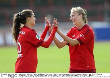 Koeln vl. Wechsel bei Bayern, Katherine Stengel (Muenchen) fuer Vivianna Miedema (Muenchen) , 1. FC Koeln - FC Bayern Muenchen, Fussball, Frauen, Allianz Frauen-Bundesliga, Spieltag 2, 06.09.2015 , Copyright: Horn Eibner-Pressefoto EP_BHN