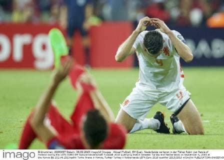Aktuell Fußball, EM Quali, Niederlande verlieren in der Türkei Robin van Persie of Holland during the UEFA EURO EM Europameisterschaft Fussball 2016 qualifying match between Turkey and Netherlands on September 6, 2015 at the Konya B& 252;y& 252;ksehir Torku Arena in Konya, Turkey Turkey v Netherlands UEFA Euro 2016 qualifier 2015 2016 xVIxxIVx 4287084