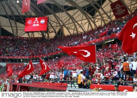 Aktuell Fußball, EM Quali, Niederlande verlieren in der Türkei UEFA EURO EM Europameisterschaft Fussball 2016 group A qualification match between Turkey and Netherland at Torku Arena in Konya, Turkey, on September 06, 2015. Pictured: fans 