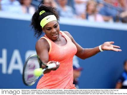 Serena Williams of the USA returns the ball to Madison Keys (USA) in the first set of their fourth round match at the US Open Tennis Championships at the USTA Billie Jean King National Tennis Center in New York City on September 6, 2015. .  NYP20150906334 MONIKAxGRAFF