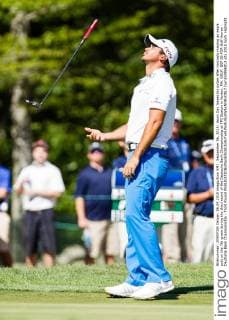 September 06, 2015: Jason Day tosses his putter after narrowly missing an eagle putt on the 7th green during the third round of the Deutsche Bank Championship at TPC Boston in Norton, MA. GOLF: SEP 06 PGA Golf Herren - Deutsche Bank Championship - Third Round Icon150906013 EDITORIAL USE ONLY