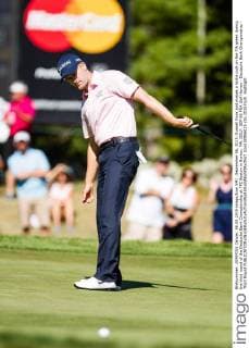September 06, 2015: Russell Knox just misses a birdie putt on the 7th green during the third round of the Deutsche Bank Championship at TPC Boston in Norton, MA. GOLF: SEP 06 PGA Golf Herren - Deutsche Bank Championship - Third Round Icon150906015 EDITORIAL USE ONLY