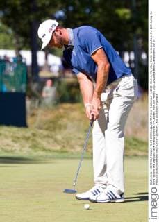 September 6, 2015; Norton, MA, USA; Dustin Johnson putts at the 16th during the third round of the Deutsche Bank Championship at TPC Boston. PGA Golf Herren 2015: Deutsche Bank Championship SEP 06 - ZUMAc04_