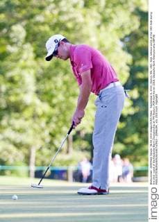 September 6, 2015; Norton, MA, USA; Zach Johnson putts at the 15th hole during the third round of the Deutsche Bank Championship at TPC Boston. PGA Golf Herren 2015: Deutsche Bank Championship SEP 06 - ZUMAc04_