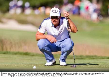 September 6, 2015; Norton, MA, USA; Henrik Stenson lines a putt at the 14th hole during the third round of the Deutsche Bank Championship at TPC Boston. PGA Golf Herren 2015: Deutsche Bank Championship SEP 06 - ZUMAc04_