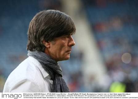 Aktuell Fußball, EM Quali, Bundestrainer Joachim Löw vor dem Spiel gegen Schottland Bundestrainer Joachim Loew - Schottland vs. Deutschland, Hampden Park Glasgow, EM Qualifikation