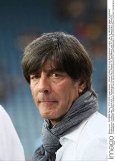 Aktuell Fußball, EM Quali, Bundestrainer Joachim Löw vor dem Spiel gegen Schottland Bundestrainer Joachim Loew - Schottland vs. Deutschland, Hampden Park Glasgow, EM Qualifikation