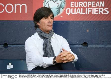 Aktuell Fußball, EM Quali, Bundestrainer Joachim Löw vor dem Spiel gegen Schottland Bundestrainer Joachim Loew - Schottland vs. Deutschland, Hampden Park Glasgow, EM Qualifikation