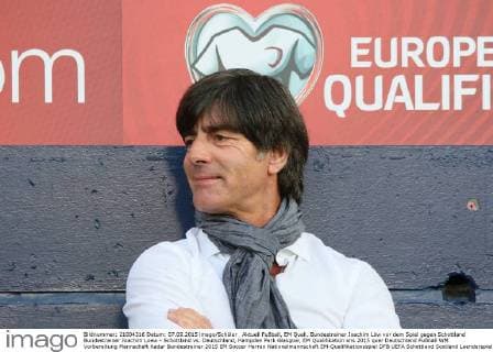 Aktuell Fußball, EM Quali, Bundestrainer Joachim Löw vor dem Spiel gegen Schottland Bundestrainer Joachim Loew - Schottland vs. Deutschland, Hampden Park Glasgow, EM Qualifikation
