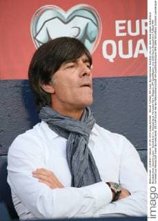 Aktuell Fußball, EM Quali, Bundestrainer Joachim Löw vor dem Spiel gegen Schottland Bundestrainer Joachim Loew - Schottland vs. Deutschland, Hampden Park Glasgow, EM Qualifikation