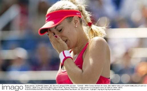 TENNIS - WTA Tennis Damen US Open 2015 NEW YORK CITY,NEW YORK,USA,07.SEP.15 - TENNIS - WTA Tour, US Open 2015, Grand Slam, Flushing Meadows. Image shows the disappointment of Sabine Lisicki (GER). GEPAxpictures xMatthiasxHauer