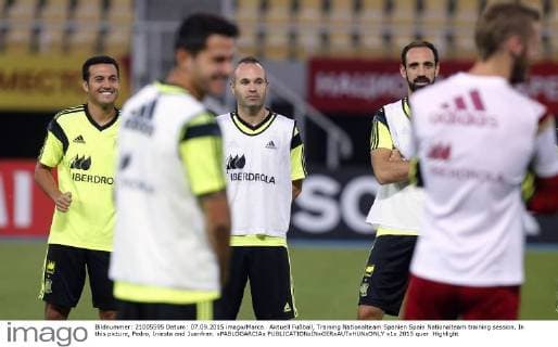 Aktuell Fußball, Training Nationalteam Spanien Spain Nationalteam training session. In this picture, Pedro, Iniesta and Juanfran. xPABLOGARCIAx 