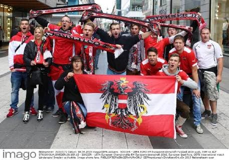 SOCCER - UEFA EURO EM Europameisterschaft Fussball 2016 quali, SWE vs AUT STOCKHOLM,SWEDEN,08.SEP.15 - SOCCER - UEFA European Championship EM Europameisterschaft 2016, European Qualifiers, OEFB international match Länderspiel Sweden vs Austria. Image shows fans. GEPAxpictures xChristianxOrt