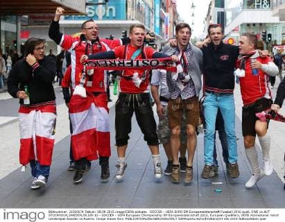 SOCCER - UEFA EURO EM Europameisterschaft Fussball 2016 quali, SWE vs AUT STOCKHOLM,SWEDEN,08.SEP.15 - SOCCER - UEFA European Championship EM Europameisterschaft 2016, European Qualifiers, OEFB international match Länderspiel Sweden vs Austria. Image shows fans. GEPAxpictures xChristianxOrt