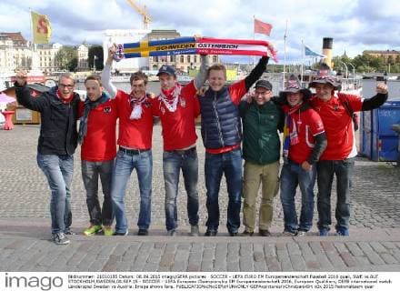 SOCCER - UEFA EURO EM Europameisterschaft Fussball 2016 quali, SWE vs AUT STOCKHOLM,SWEDEN,08.SEP.15 - SOCCER - UEFA European Championship EM Europameisterschaft 2016, European Qualifiers, OEFB international match Länderspiel Sweden vs Austria. Image shows fans. GEPAxpictures xChristianxOrt