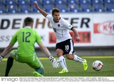 Aktuell Fußball, U21 EM Quali, Österreich - Russland SOCCER - UEFA U21 U 21 EURO, quali, AUT vs RUS SANKT POELTEN,AUSTRIA,08.SEP.15 - SOCCER - UEFA European Under-21 Championships, qualification, OEFB international match Länderspiel Austria vs Russia. Image shows Aleksandr Selikhov (RUS) and Louis Schaub (AUT). GEPAxpictures xWalterxLuger