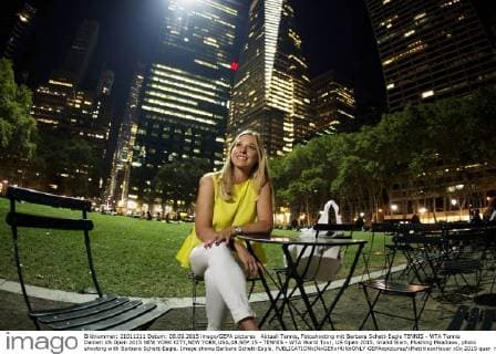 Aktuell Tennis, Fotoshooting mit Barbara Schett-Eagle TENNIS - WTA Tennis Damen US Open 2015 NEW YORK CITY,NEW YORK,USA,08.SEP.15 - TENNIS - WTA World Tour, US Open 2015, Grand Slam, Flushing Meadows, photo shooting with Barbara Schett-Eagle. Image shows Barbara Schett-Eagle. GEPAxpictures xMatthiasxHauer