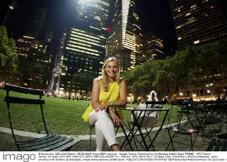 Aktuell Tennis, Fotoshooting mit Barbara Schett-Eagle TENNIS - WTA Tennis Damen US Open 2015 NEW YORK CITY,NEW YORK,USA,08.SEP.15 - TENNIS - WTA World Tour, US Open 2015, Grand Slam, Flushing Meadows, photo shooting with Barbara Schett-Eagle. Image shows Barbara Schett-Eagle. GEPAxpictures xMatthiasxHauer