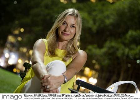 Aktuell Tennis, Fotoshooting mit Barbara Schett-Eagle TENNIS - WTA Tennis Damen US Open 2015 NEW YORK CITY,NEW YORK,USA,08.SEP.15 - TENNIS - WTA World Tour, US Open 2015, Grand Slam, Flushing Meadows, photo shooting with Barbara Schett-Eagle. Image shows Barbara Schett-Eagle. GEPAxpictures xMatthiasxHauer
