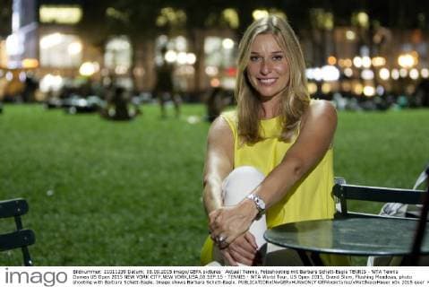 Aktuell Tennis, Fotoshooting mit Barbara Schett-Eagle TENNIS - WTA Tennis Damen US Open 2015 NEW YORK CITY,NEW YORK,USA,08.SEP.15 - TENNIS - WTA World Tour, US Open 2015, Grand Slam, Flushing Meadows, photo shooting with Barbara Schett-Eagle. Image shows Barbara Schett-Eagle. GEPAxpictures xMatthiasxHauer
