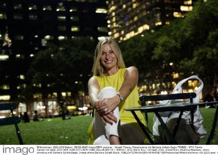 Aktuell Tennis, Fotoshooting mit Barbara Schett-Eagle TENNIS - WTA Tennis Damen US Open 2015 NEW YORK CITY,NEW YORK,USA,08.SEP.15 - TENNIS - WTA World Tour, US Open 2015, Grand Slam, Flushing Meadows, photo shooting with Barbara Schett-Eagle. Image shows Barbara Schett-Eagle. GEPAxpictures xMatthiasxHauer