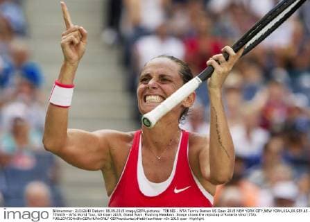 TENNIS - WTA Tennis Damen US Open 2015 NEW YORK CITY,NEW YORK,USA,08.SEP.15 - TENNIS - WTA World Tour, US Open 2015, Grand Slam, Flushing Meadows. Image shows the rejoicing of Roberta Vinci (ITA). GEPAxpictures xMatthiasxHauer