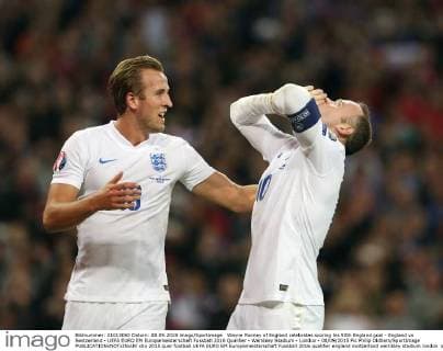 Wayne Rooney of England celebrates scoring his 50th England goal - England vs Switzerland - UEFA EURO EM Europameisterschaft Fussball 2016 Qualifier - Wembley Stadium - London - 08 09 2015 Pic Philip Oldham SportImage EDITORIAL USE ONLY. No use with unauthorised audio, video, data, fixture lists, club league logos or live services. Online in-match use limited to 120 images, no video emulation. No use in betting, games or single club league player publications.
