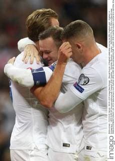 Wayne Rooney of England celebrates scoring his 50th England goal - England vs Switzerland - UEFA EURO EM Europameisterschaft Fussball 2016 Qualifier - Wembley Stadium - London - 08 09 2015 Pic Philip Oldham SportImage EDITORIAL USE ONLY. No use with unauthorised audio, video, data, fixture lists, club league logos or live services. Online in-match use limited to 120 images, no video emulation. No use in betting, games or single club league player publications.