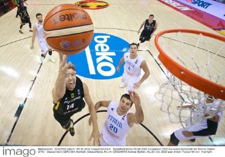 EuroBasket 2022, Historie, Die besten Spieler Europas Basketball Berlin 09.09.2015 Eurobasket 2015 Europameisterschaft der Herren Italien (ITA) - Deutschland (GER) Dirk Nowitzki (Deutschland, No.14) CINCIARINI Andrea (Italien, No.20)
