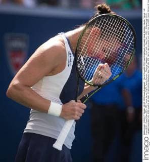 Flavia Pennetta (ITA) macht die Faust und jubelt,Jubel,Emotion,Freude, Tennis - US Open 2015 - Grand Slam ITF ATP Tennis Herren WTA Tennis Damen - Flushing Meadows - New York - New York - USA - 9 September 2015. Juergen Hasenkopf
