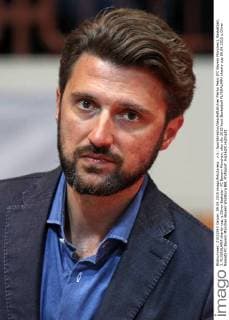 v.li.: Sportdirektor Geschäftsführer Marko Pesic (FC Bayern München), Basketball, 3. FLYERALARM charity cup, s.Oliver Baskets - FC Bayern München, xfsx