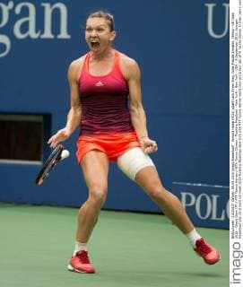 Simona Halep (ROU) jubelt nach ihrem Sieg, Jubel,Freude,Emotion, Tennis - US Open 2015 - Grand Slam ITF ATP Tennis Herren WTA Tennis Damen - Flushing Meadows - New York - New York - USA - 9 September 2015. Juergen Hasenkopf