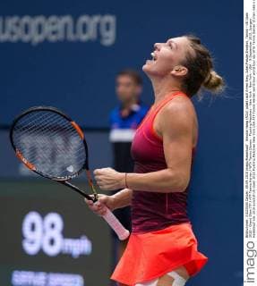 Simona Halep (ROU) jubelt nach ihrem Sieg, Jubel,Freude,Emotion, Tennis - US Open 2015 - Grand Slam ITF ATP Tennis Herren WTA Tennis Damen - Flushing Meadows - New York - New York - USA - 9 September 2015. Juergen Hasenkopf