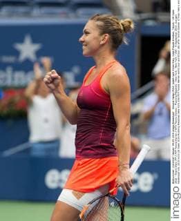 Simona Halep (ROU) jubelt nach ihrem Sieg, Jubel,Freude,Emotion, Tennis - US Open 2015 - Grand Slam ITF ATP Tennis Herren WTA Tennis Damen - Flushing Meadows - New York - New York - USA - 9 September 2015. Juergen Hasenkopf