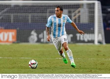 Aktuell Fußball, Testspiel, Mexiko - Argentinien 08 SEPT 2015: Argentina Forward Carlos Tevez (18) in action during the International Friendly Länderspiel soccer match between the Argentina and Mexico National Teams played at AT&T Stadium in Arlington, TX. Mexico and Argentina draw 2-2. SOCCER: SEP 08 Argentina v Mexico Icon1509081116 EDITORIAL USE ONLY
