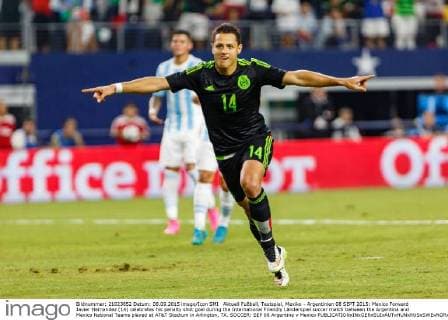 Aktuell Fußball, Testspiel, Mexiko - Argentinien 08 SEPT 2015: Mexico Forward Javier Hernandez (14) celebrates his penalty shot goal during the International Friendly Länderspiel soccer match between the Argentina and Mexico National Teams played at AT&T Stadium in Arlington, TX. SOCCER: SEP 08 Argentina v Mexico Icon150908188 EDITORIAL USE ONLY