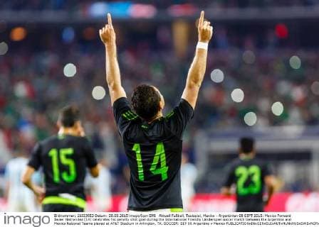 Aktuell Fußball, Testspiel, Mexiko - Argentinien 08 SEPT 2015: Mexico Forward Javier Hernandez (14) celebrates his penalty shot goal during the International Friendly Länderspiel soccer match between the Argentina and Mexico National Teams played at AT&T Stadium in Arlington, TX. SOCCER: SEP 08 Argentina v Mexico Icon150908221 EDITORIAL USE ONLY