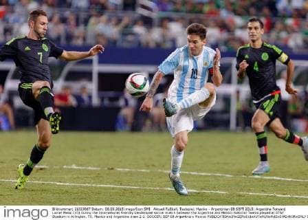 Aktuell Fußball, Testspiel, Mexiko - Argentinien 08 SEPT 2015: Argentina Forward Lionel Messi (10) during the International Friendly Länderspiel soccer match between the Argentina and Mexico National Teams played at AT&T Stadium in Arlington, TX. Mexico and Argentina draw 2-2. SOCCER: SEP 08 Argentina v Mexico Icon150908969 EDITORIAL USE ONLY