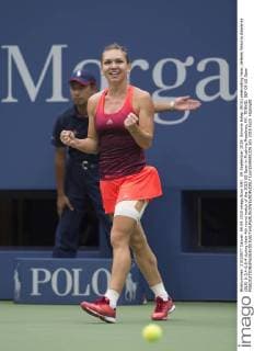 09 September 2015: Simona Halep (ROU) celebrating here, defeats Viktoria Azarenka (BLR) 6-3,4-6,6-4 during their 4th round match of the 2015 US Open in Flushing Meadows, NY. TENNIS: SEP 09 US Open Icon1509091228 EDITORIAL USE ONLY