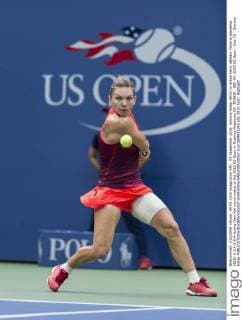 09 September 2015: Simona Halep (ROU) in action here, defeats Viktoria Azarenka (BLR) 6-3,4-6,6-4 during their 4th round match of the 2015 US Open in Flushing Meadows, NY. TENNIS - SEP 09: 2015 US Open - Day 10 - Simona Halep Icon1509091245 EDITORIAL USE ONLY
