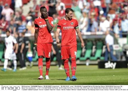 22-08-2015 pmk MX131981 Fussball Herren Bundesliga Saison 2015 2016 Hannover 96 - Bayer 04 Leverkusen :1 (0:1) 05 Salif SANE Hannover 19 Christian SCHULZ Hannover