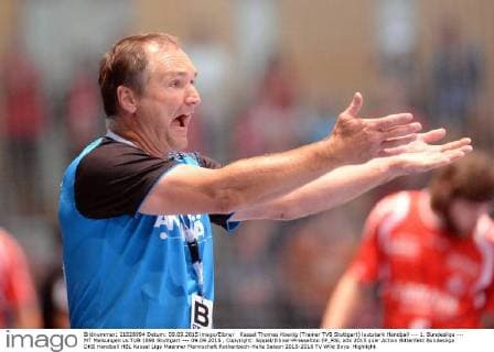 Kassel Thomas Koenig (Trainer TVB Stuttgart) lautstark Handball --- 1. Bundesliga --- MT Melsungen vs TVB 1898 Stuttgart --- 09.09.2015 , Copyright: Sippel Eibner-Pressefoto EP_RSL