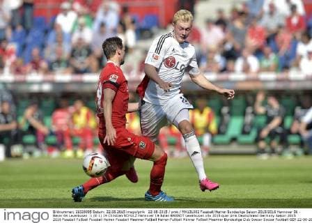 22-08-2015 pmk MX131982 Fussball Herren Bundesliga Saison 2015 2016 Hannover 96 - Bayer 04 Leverkusen :1 (0:1) 19 Christian SCHULZ Hannover 19 Julian BRANDT Leverkusen