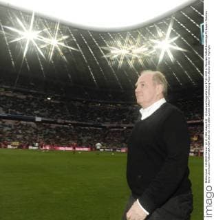 Uli Hoeness fotografiert am 17.01.2009 in München Fußball Bundesliga FC Bayern München - Bayer Leverkusen