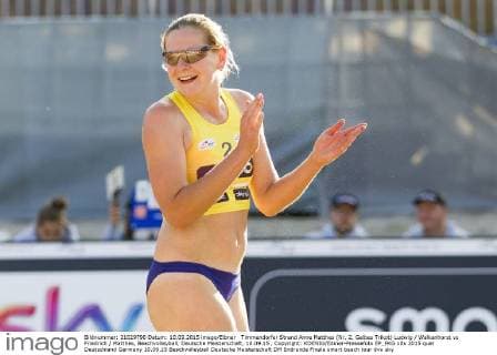 Timmendorfer Strand Anne Matthes (Nr. 2, Gelbes Trikot) Ludwig Walkenhorst vs Friedrich Matthes, Beachvolleyball, Deutsche Meisterschaft, 10.09.15 , Copyright: KOENIG Eibner-Pressefoto EP_FKG