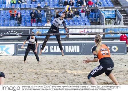 Timmendorfer Strand Ilka Semmler (Nr. 2, Graues Trikot) verwandelt den Matchball. Buettner Fedosova vs Holtwick Semmler, Beachvolleyball, Deutsche Meisterschaft, 10.09.15 , Copyright: KOENIG Eibner-Pressefoto EP_FKG