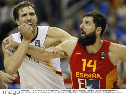 EuroBasket 2022, DBB, Historie, EM - Historie Basketball - EM 2015 - Nationalteam - Länderspiel - Phase group game of Eurobasket between Spain and Germany. In this picture, Mirotic and Nowitzky. xANGELxRIVEROx 